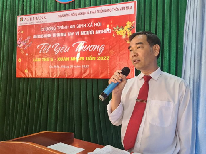 chi nhanh ngan hang Agribank Ea Ral to chư trao qua tet nguyen dan nham dan 2022 1
